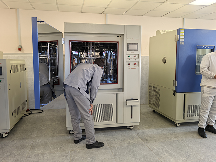  ISO 4892 Aging Test Light Fastness Xenon Arc Chamber Weatherometer